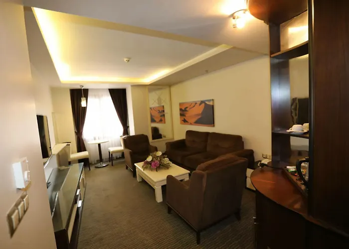 Centrum Business Hotel